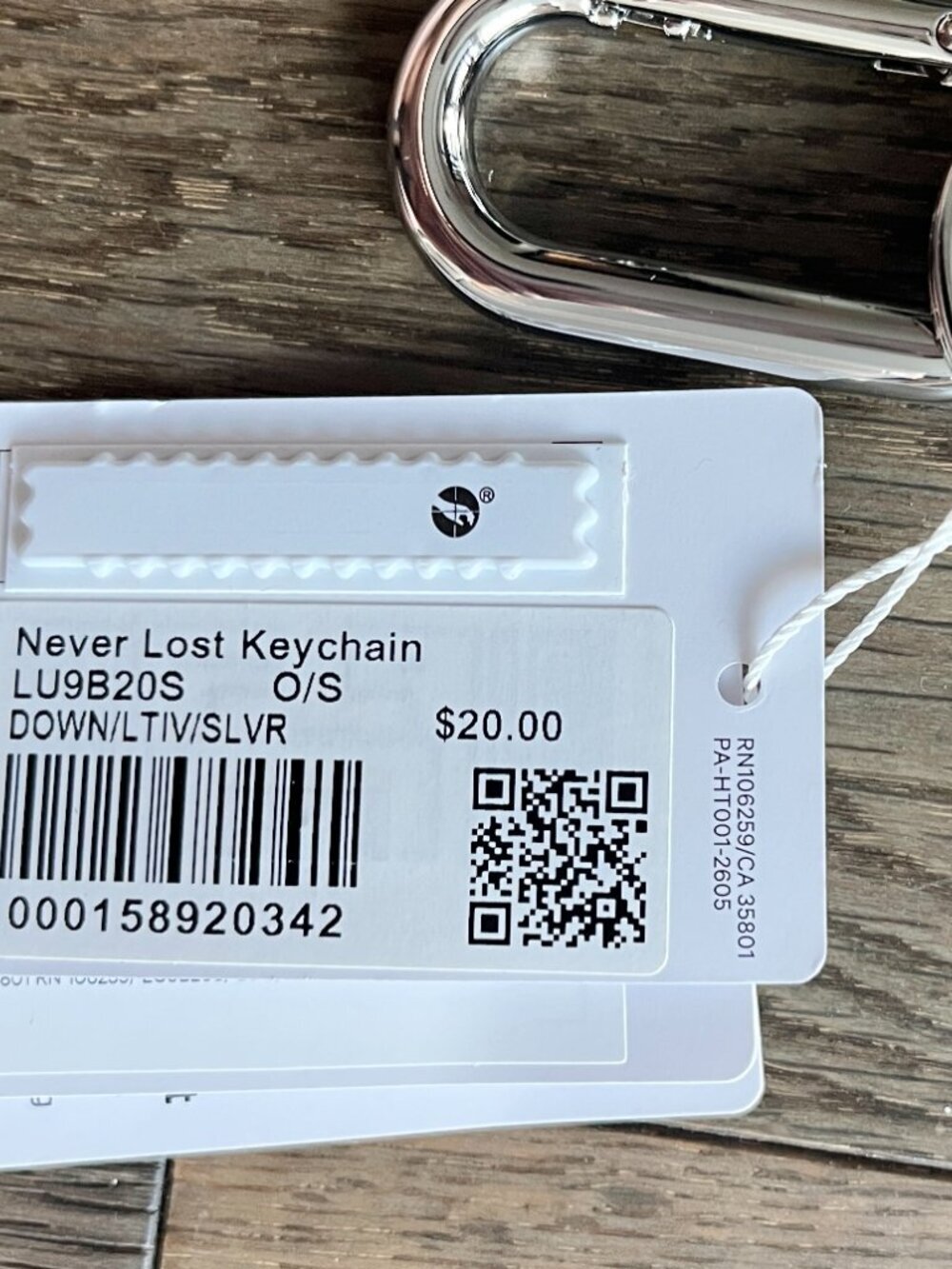Lululemon Never Lost Keychain NWT Large Tan Ivory Silver Accessory - Picture 2 of 4